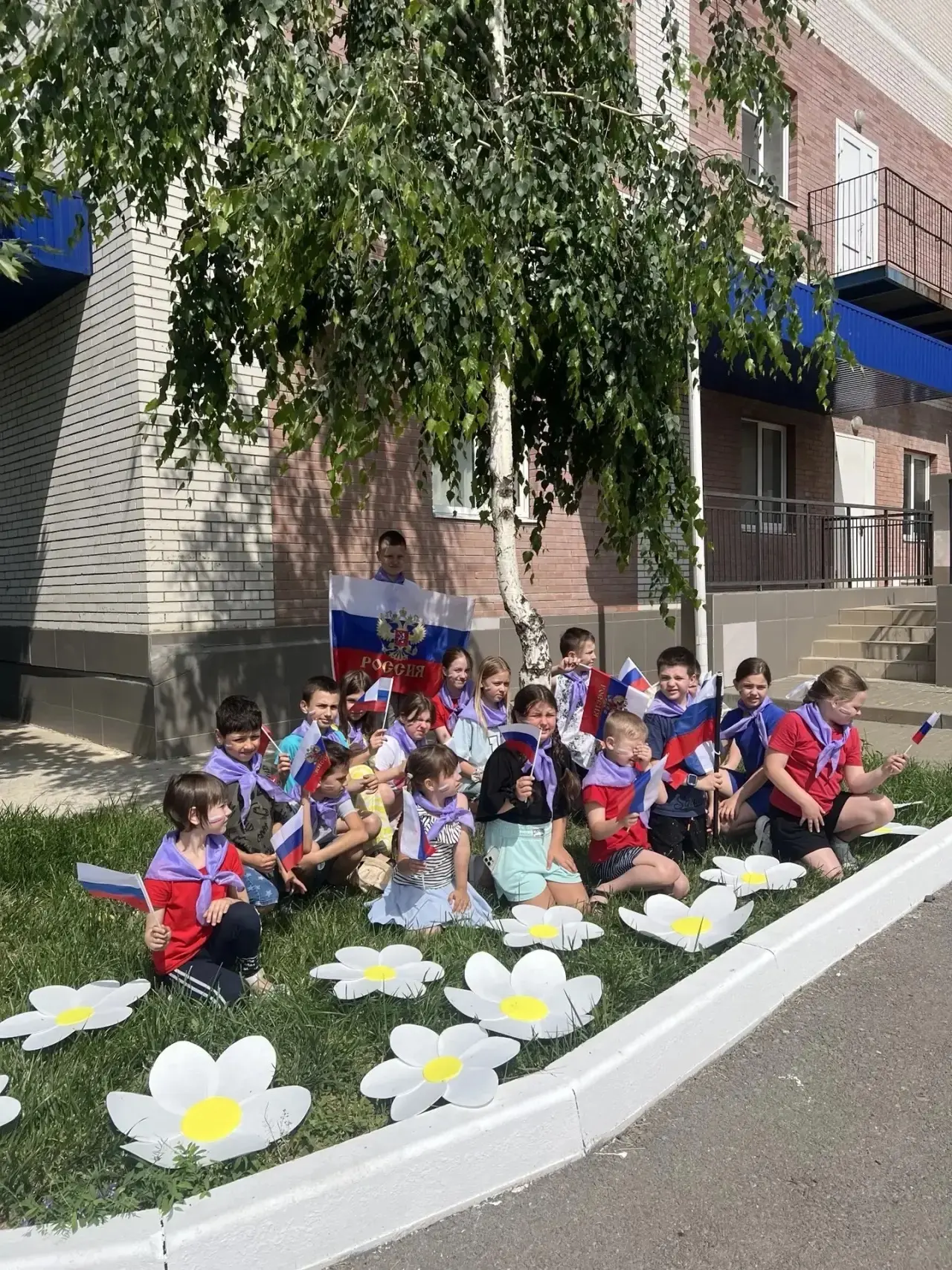 Россия — наш общий дом: как в пришкольном лагере отметили День России

В преддверии главного государ