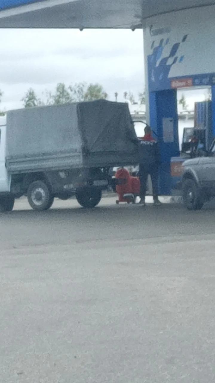 Вот это высокий бак у газели 🤣😂😁