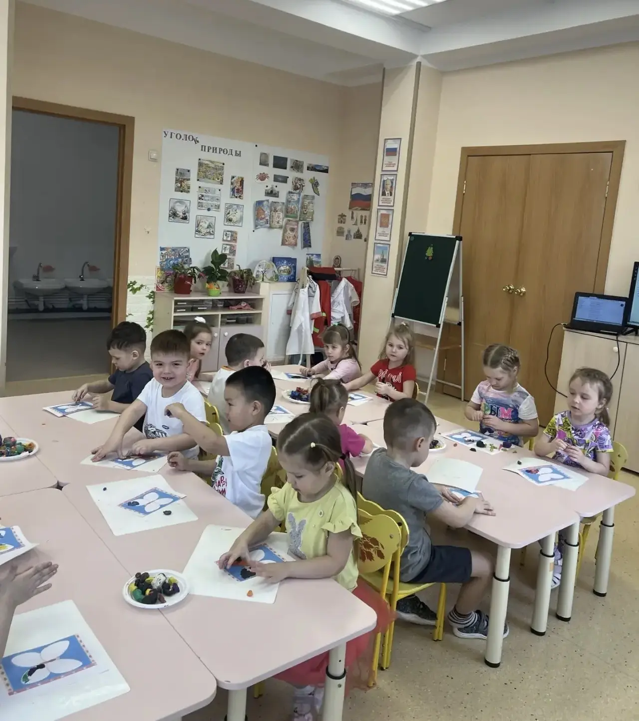 В группе «Лесовички» дети встречали весну на необычном занятии по художественному эстет...