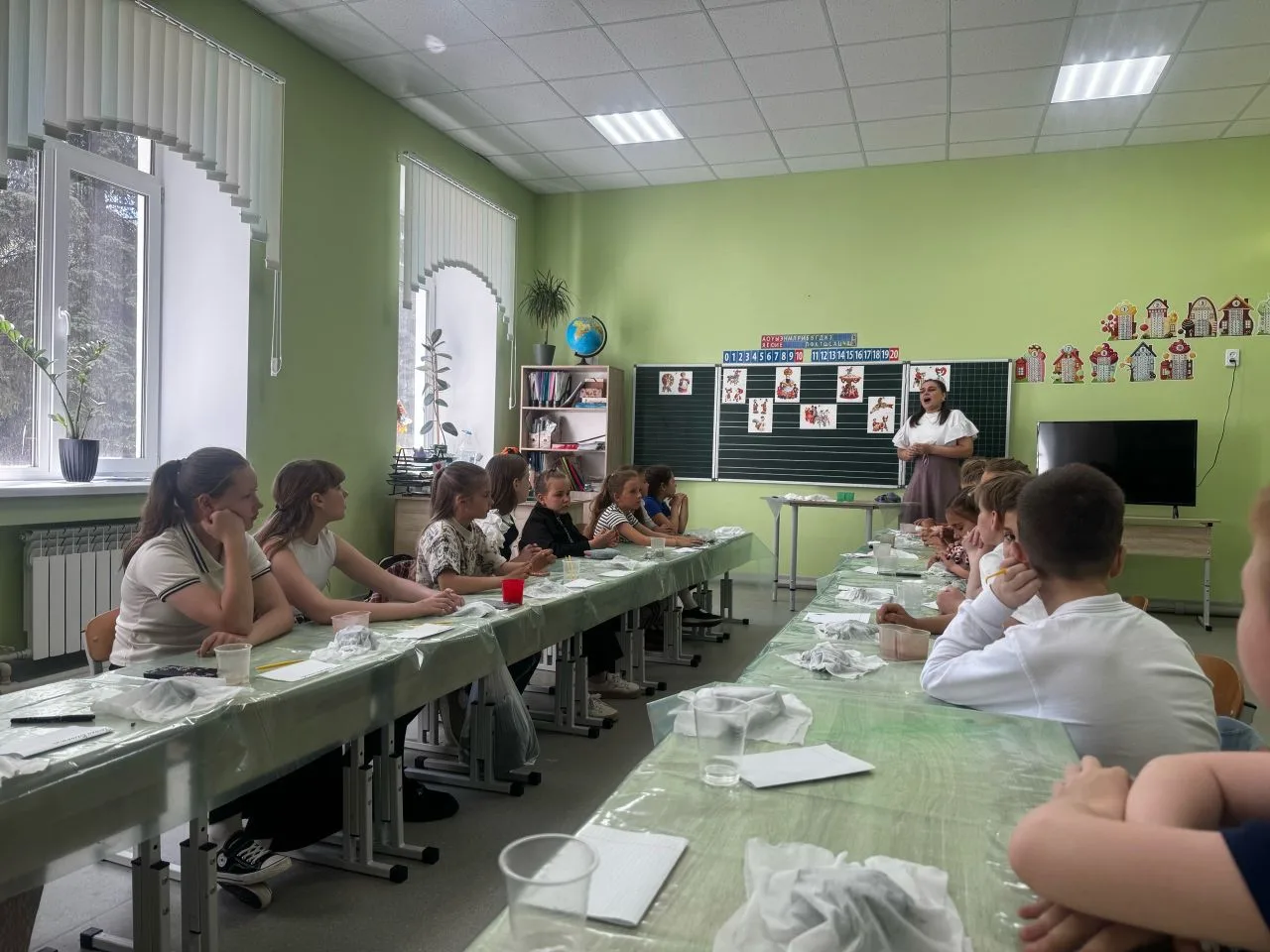 ✨ Сегодня мы окунулись в мир народного творчества — состоялся мастер-класс по лепке и р...