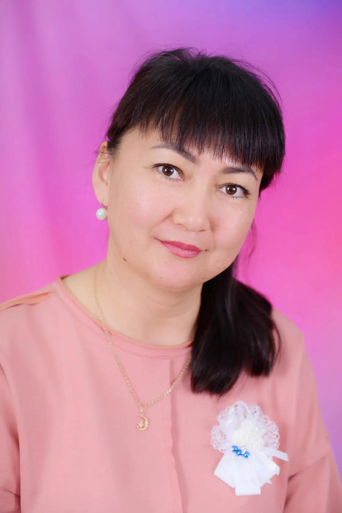 🌟 «Лица дошкольного детства»: Воспитатель с большим сердцем - история Алмагуль Матаевой из Адамовки 