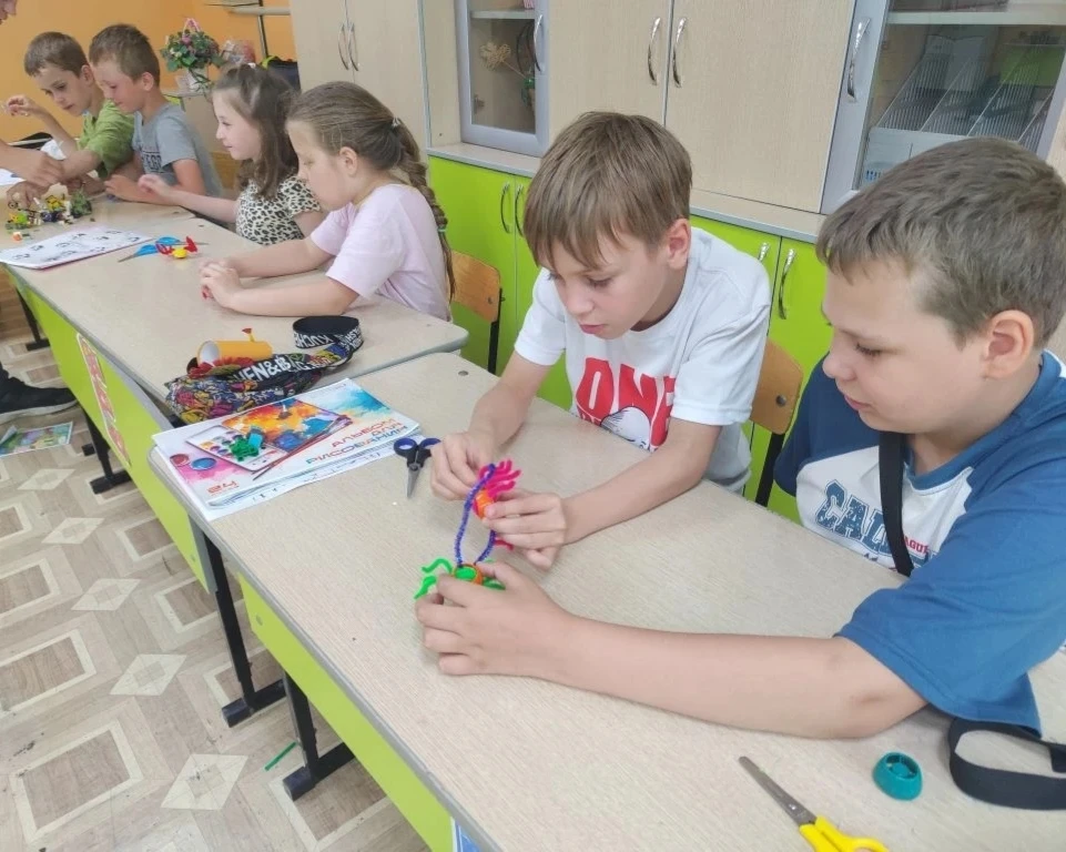 🗓️ 8 июня на базе школы №45 🏫 начала работу профильная смена естественнонаучной направленности «Эк