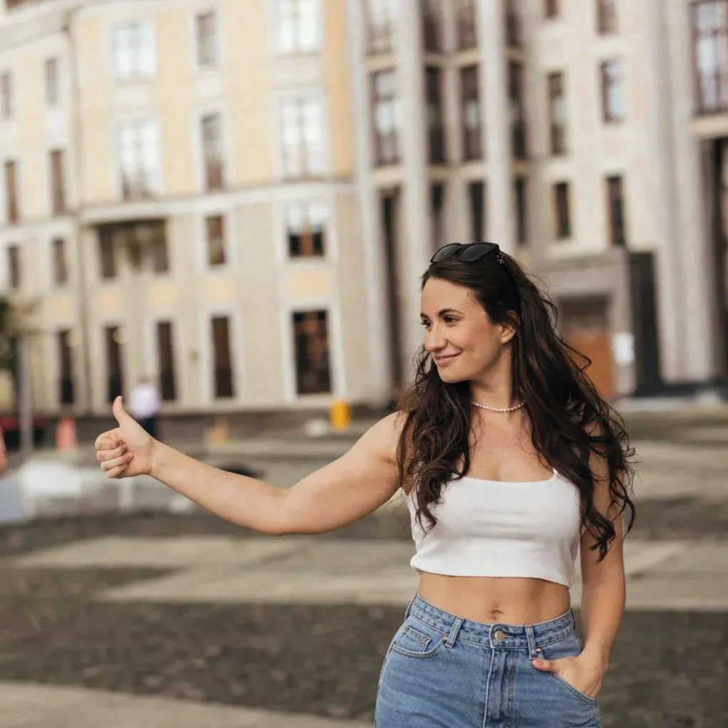 Когда мне было 15 лет, я ездила на попутках, сделала татуировку, искала адреналин и сей...
