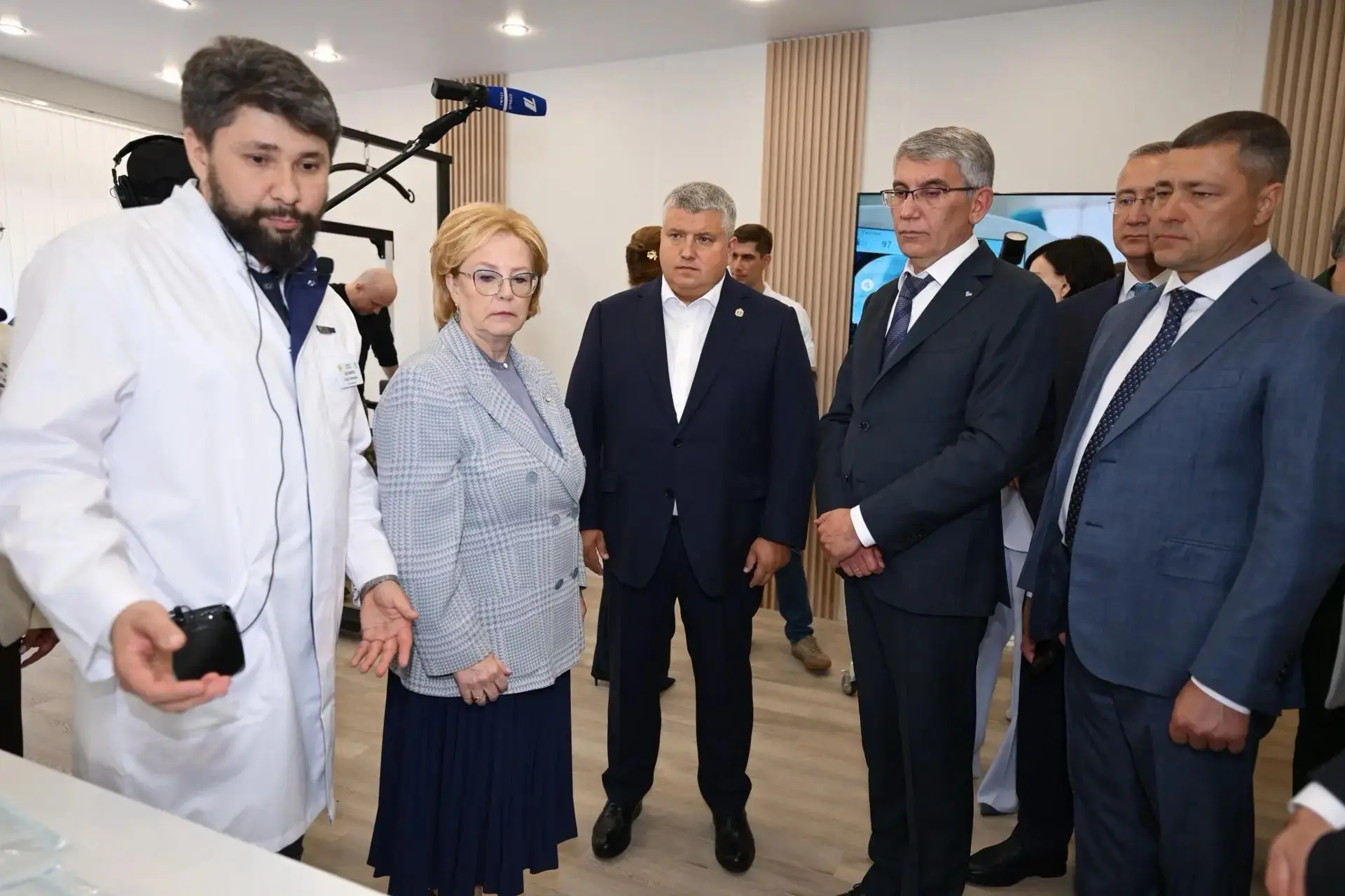 🏥 Александр Дронов посетил Центр трансляционной реабилитации ФМБА России