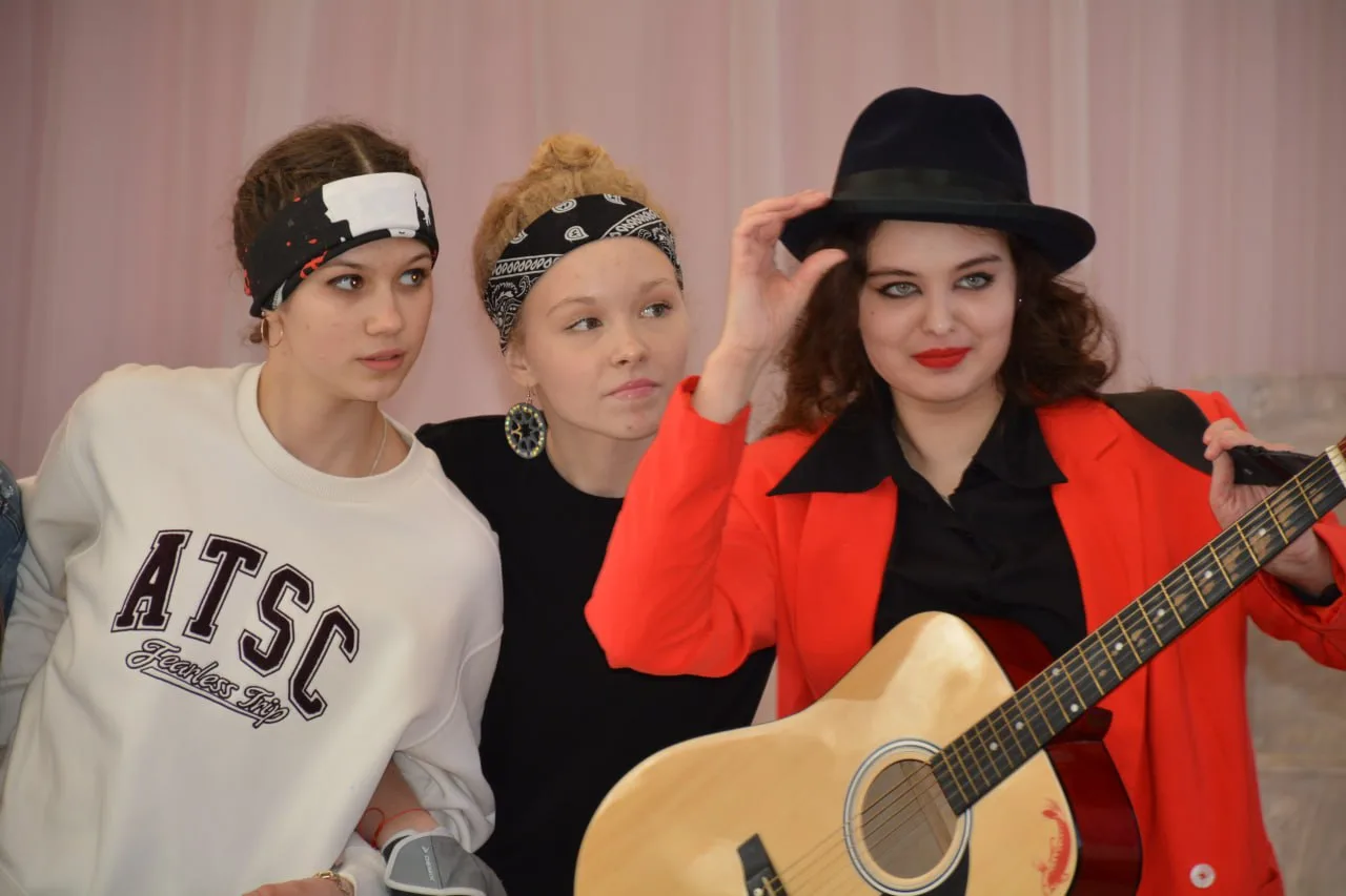 Бременские музыканты: волшебство на школьной сцене! 🎶  Дорогие друзья! Позвольте нам перенести вас о