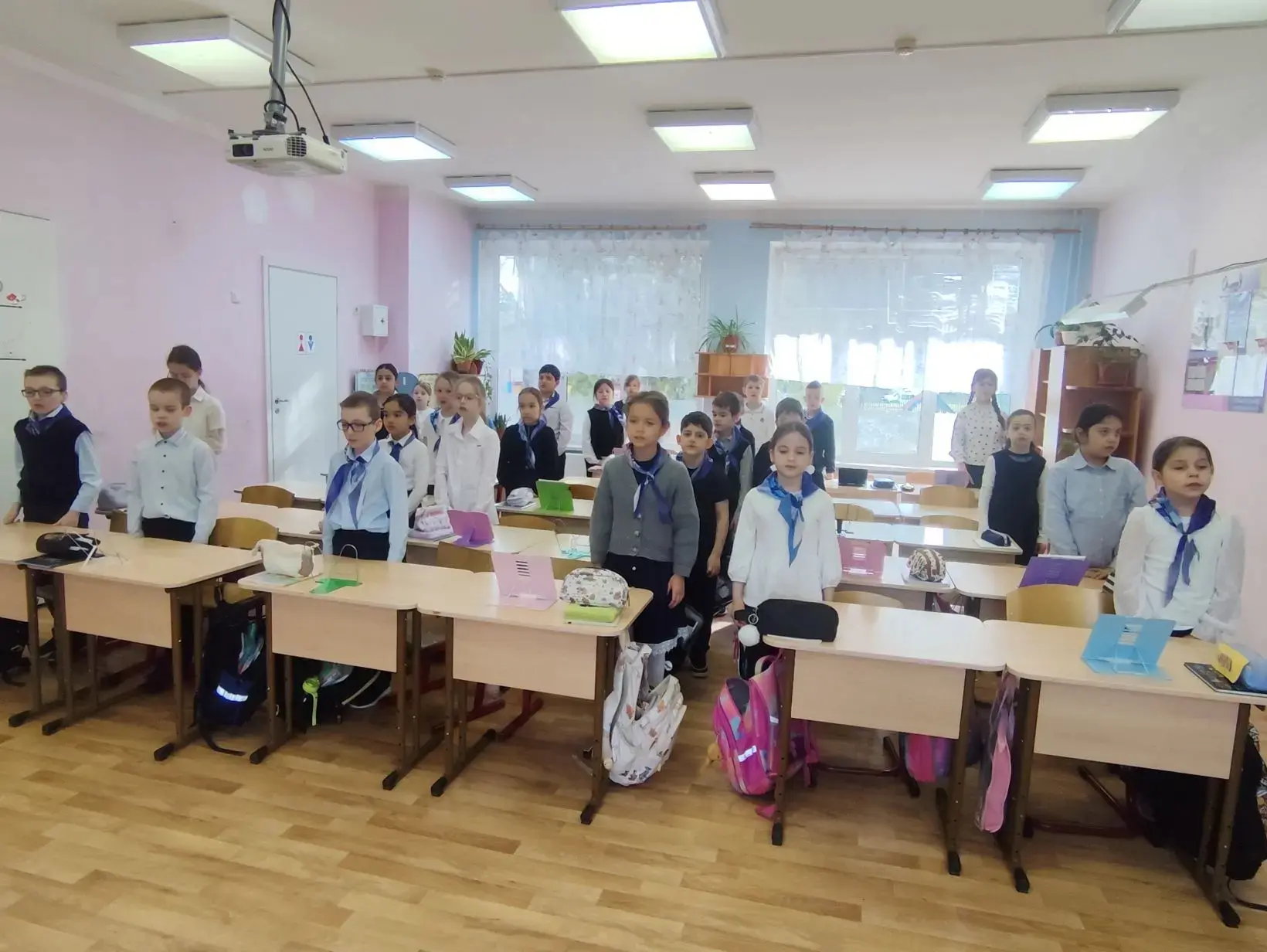 Доброе утро, друзья! ☀️  Каникулы остались позади, и сегодня мы с радостью открыли новую учебную нед