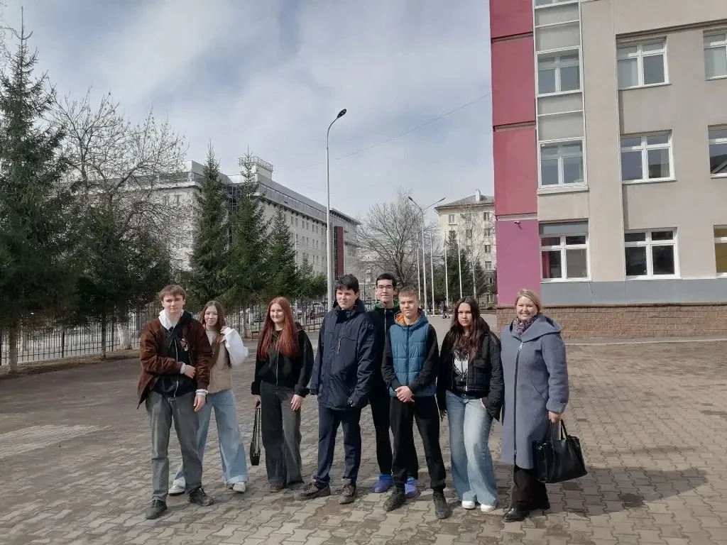 11 апреля преподаватели и обучающиеся гимназии стали активными участниками общегородского субботника