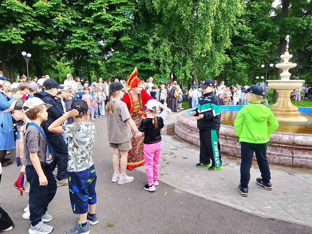1 июня в городском парке состоялся районный праздник, посвящённый Международному дню за...