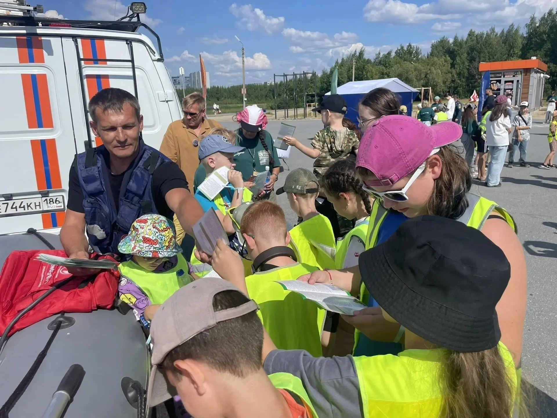 В Нижневартовске на территории Комсомольского озера организовали событие «Безопасный дв...