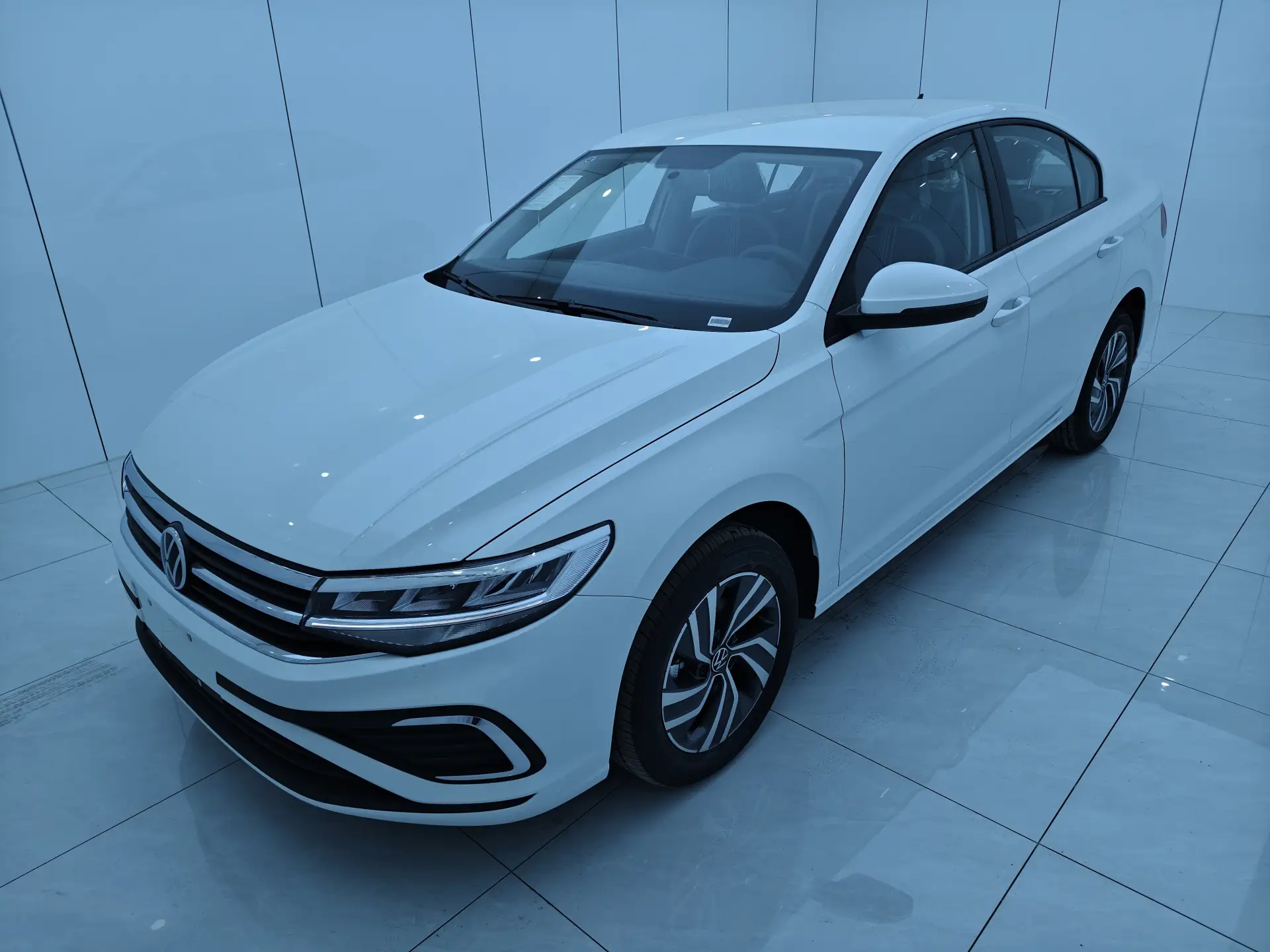 Новый автомобиль 🇨🇳