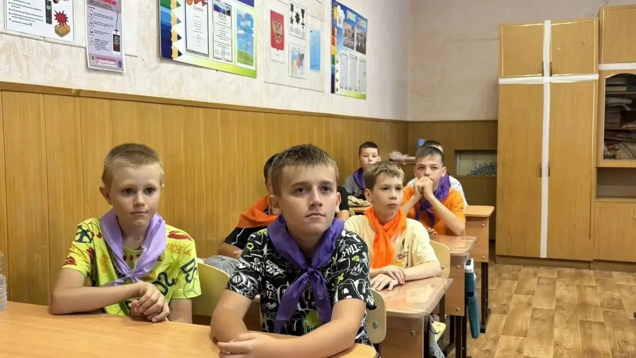 🎉 В Лицее № 3 прошла «Классная встреча» с «Движением Первых»! 🎉

К нам пришли представители  движе