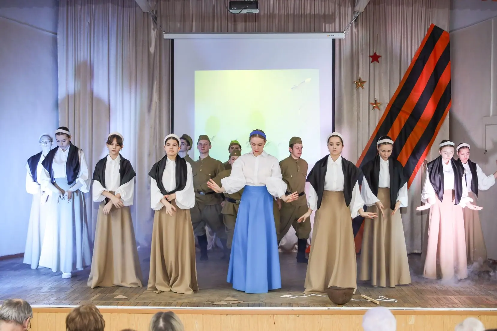 🎖 «ПАМЯТИ СТАЛИНГРАДА»       В школе прошла литературно-музыкальная композиция, посвященная одной из