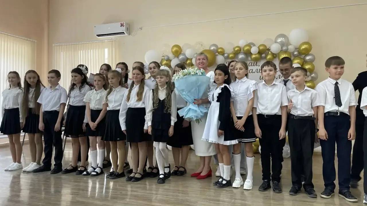🎉 В нашей школе прошёл трогательный и яркий выпускной для четвертого класса! 🎉