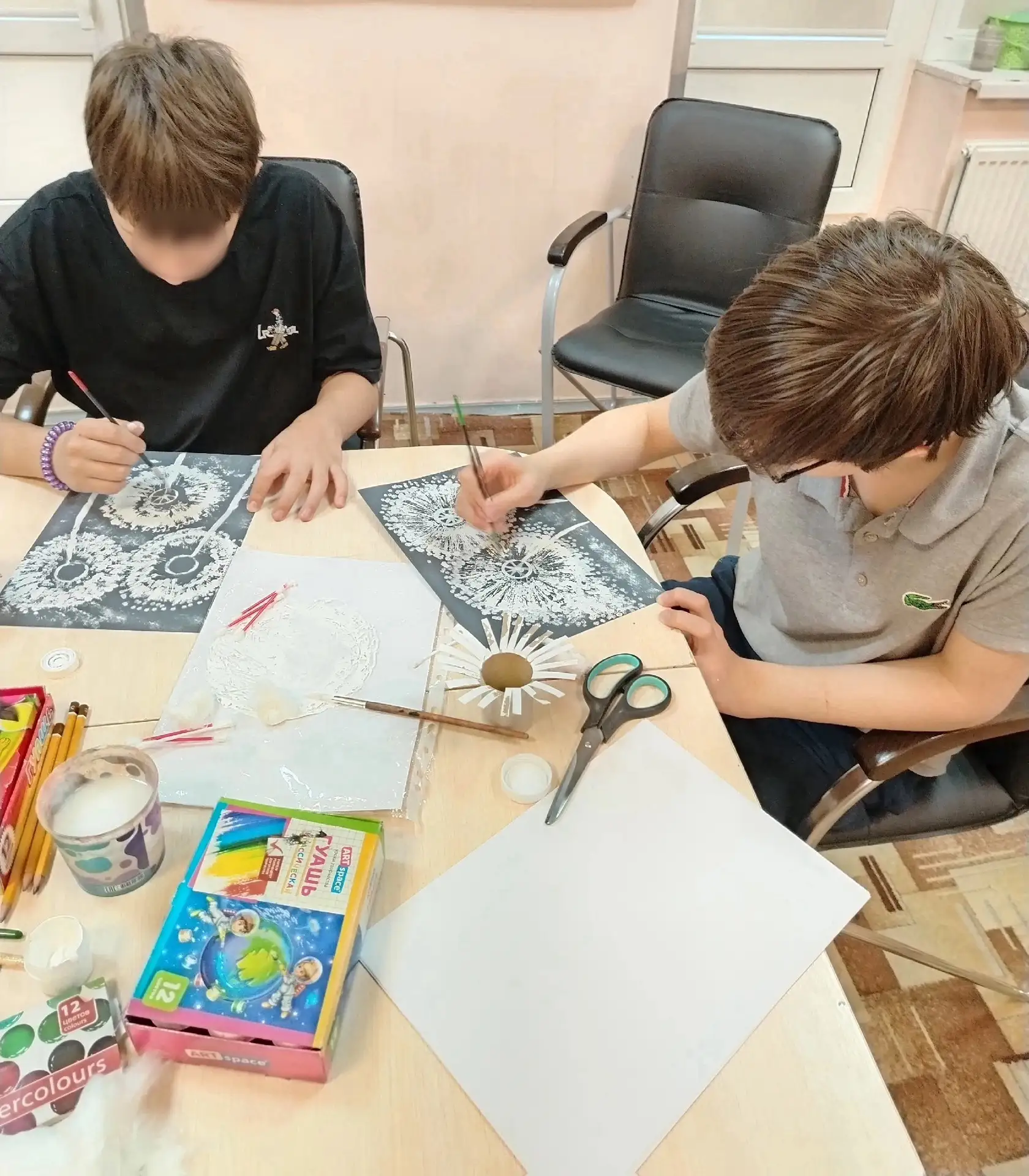 🖌 Творческий час: рисуем одуванчики

В детско-подростковом отделении состоялось очередное творческо