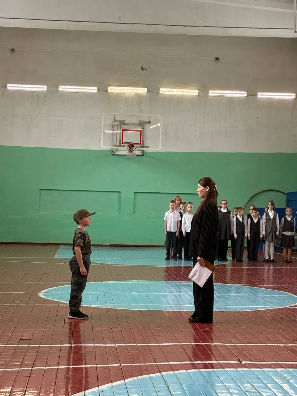 В нашей школе на протяжении всей недели проходят смотры песни и строя, и сегодня в среду мы стали св