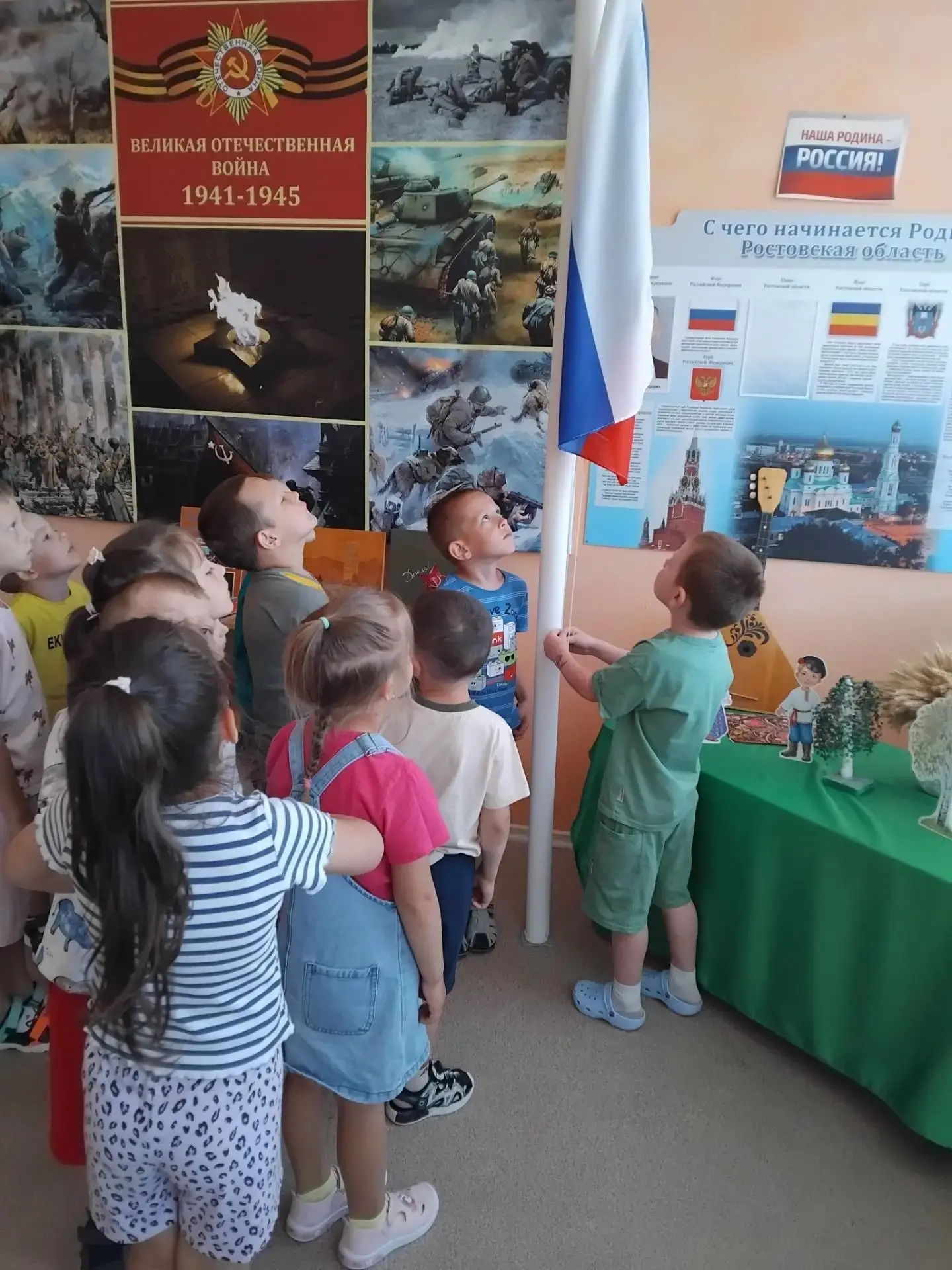 Память народная не исчезнет с годами. Подвиг народный в годы ВОВ не предастся забвению пока мы помни