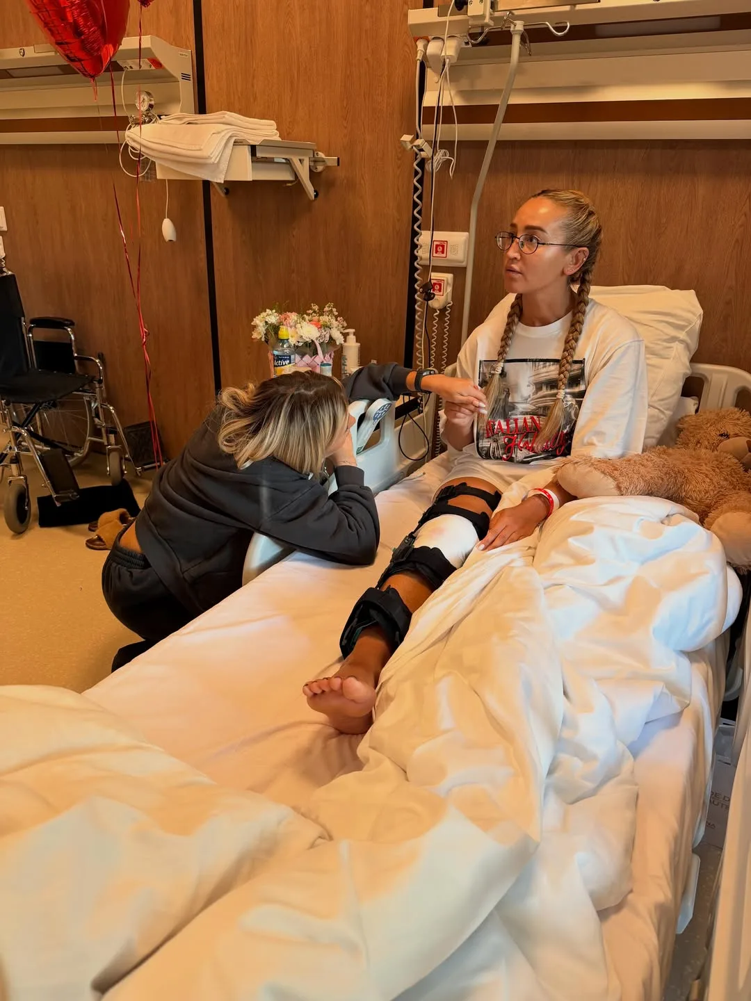 Еще одна болящая устроила целое шоу со своей ногой.