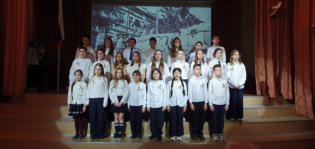 ⭐️Концерт, посвященный Дню Победы   🎤 В актовом зале нашей школы прошел праздничный концерт, посвяще