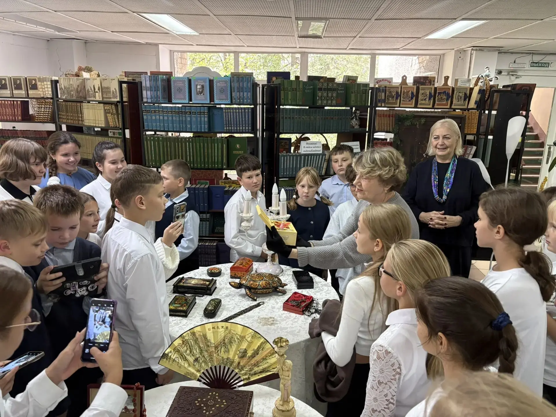 📚✨ Экскурсия 5 «Б» в Дом книги имени Н. К. Крупской ✨📚