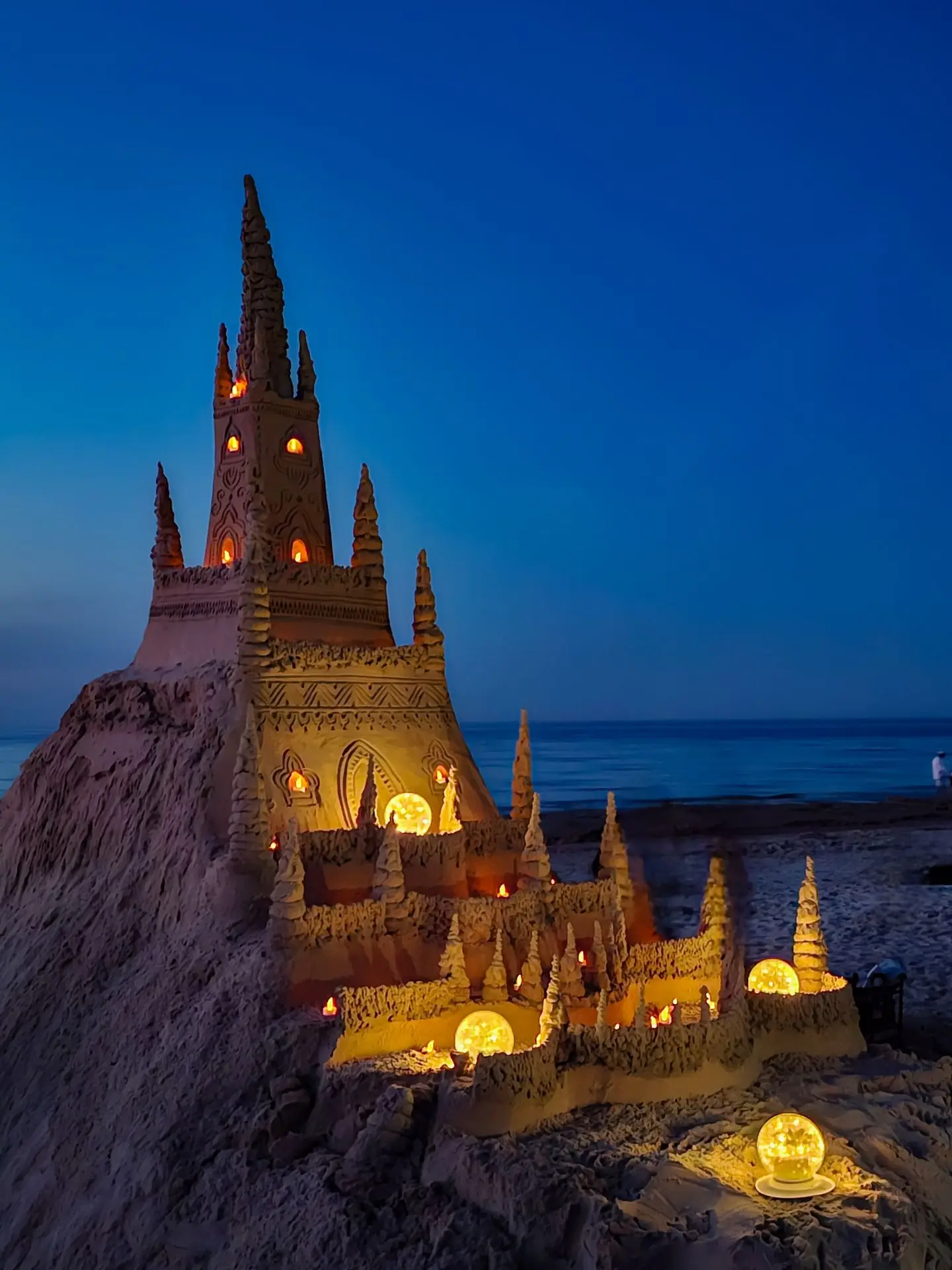 Просто какое-то диснеевское наслаждение на берегу моря... 😍🏰