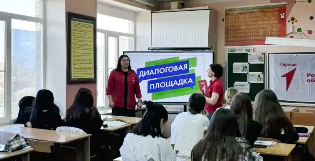 🌟🚩🎈В преддверии праздника Весны и Труда советник по воспитанию Королева Г.А. совместно с учащимися ш