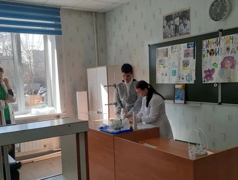 Профориентация   26 марта ученики 8 класса посетили Тверской химико-технологический колледж. Меропри