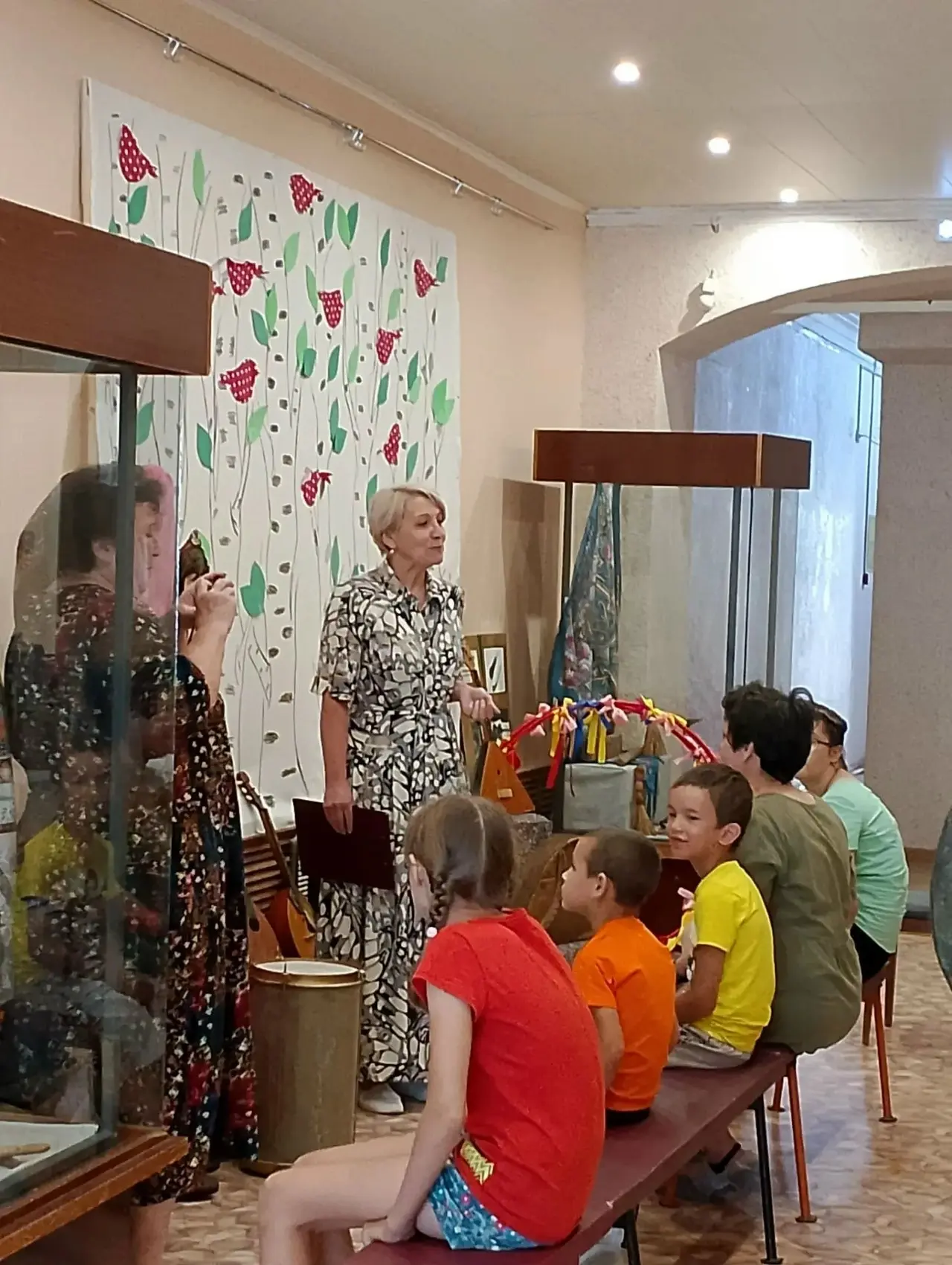Лето, солнце и музыка... Именно так прошел сегодня день для посещающих летний лагерь при центре соци