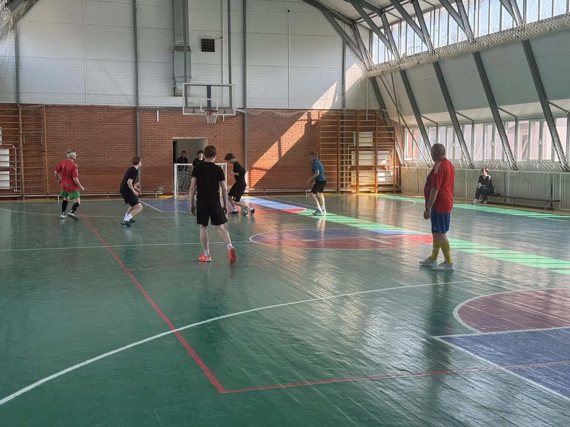 ⚽️ В преддверии 81-й годовщины Победы в Великой Отечественной войне в нашей школе прошёл турнир по м