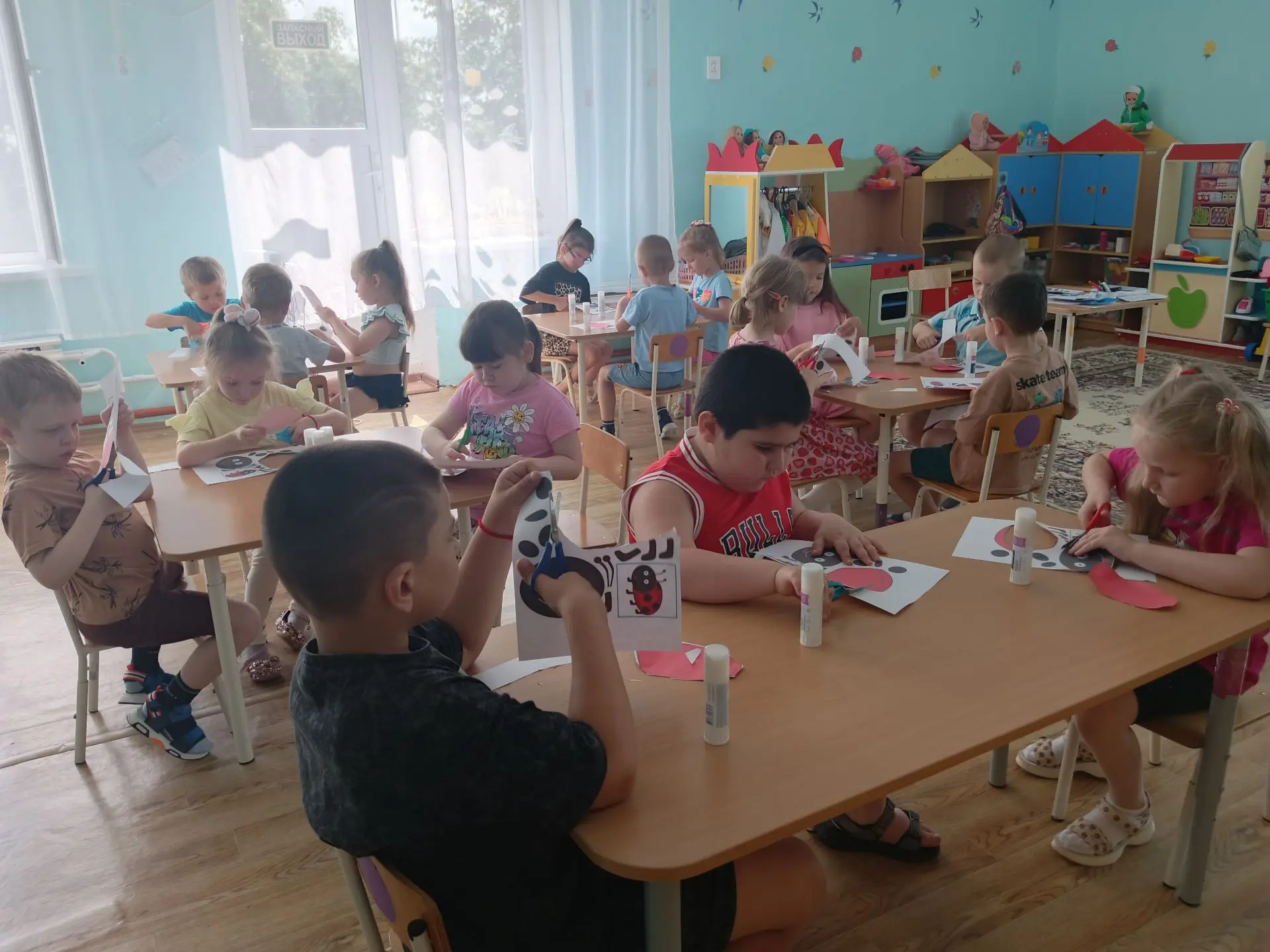 День Божьей коровки: наш маленький праздник. Мы с ребятами отправились  в гости к одному из самых кр