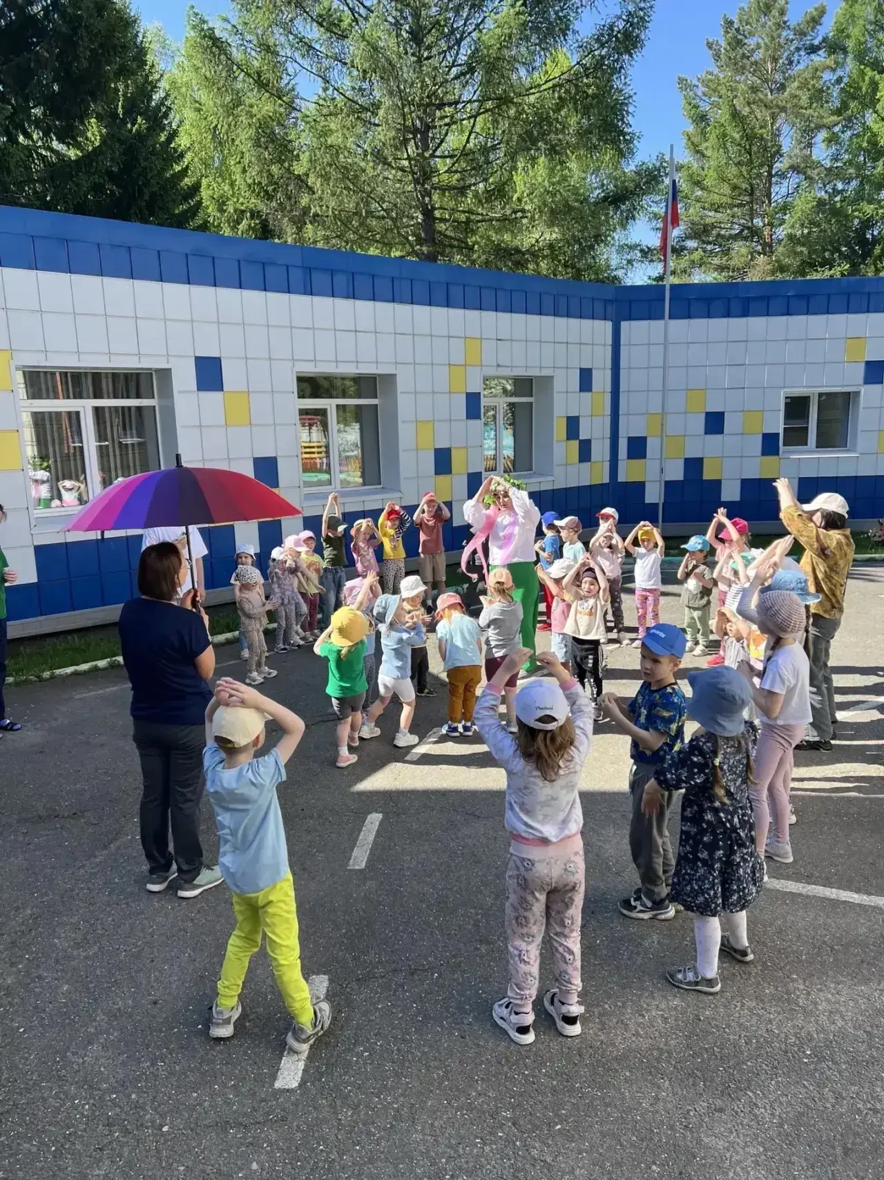 🎈 Ура, лето! 🌈С Днем защиты детей! 

Первый день самого долгожданного, теплого и яркого времени го