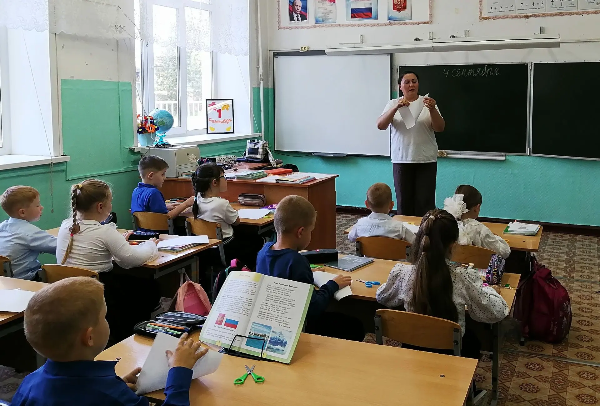 В нашей школе прошли мероприятия , приуроченные ко Дню солидарности в борьбе с террориз...