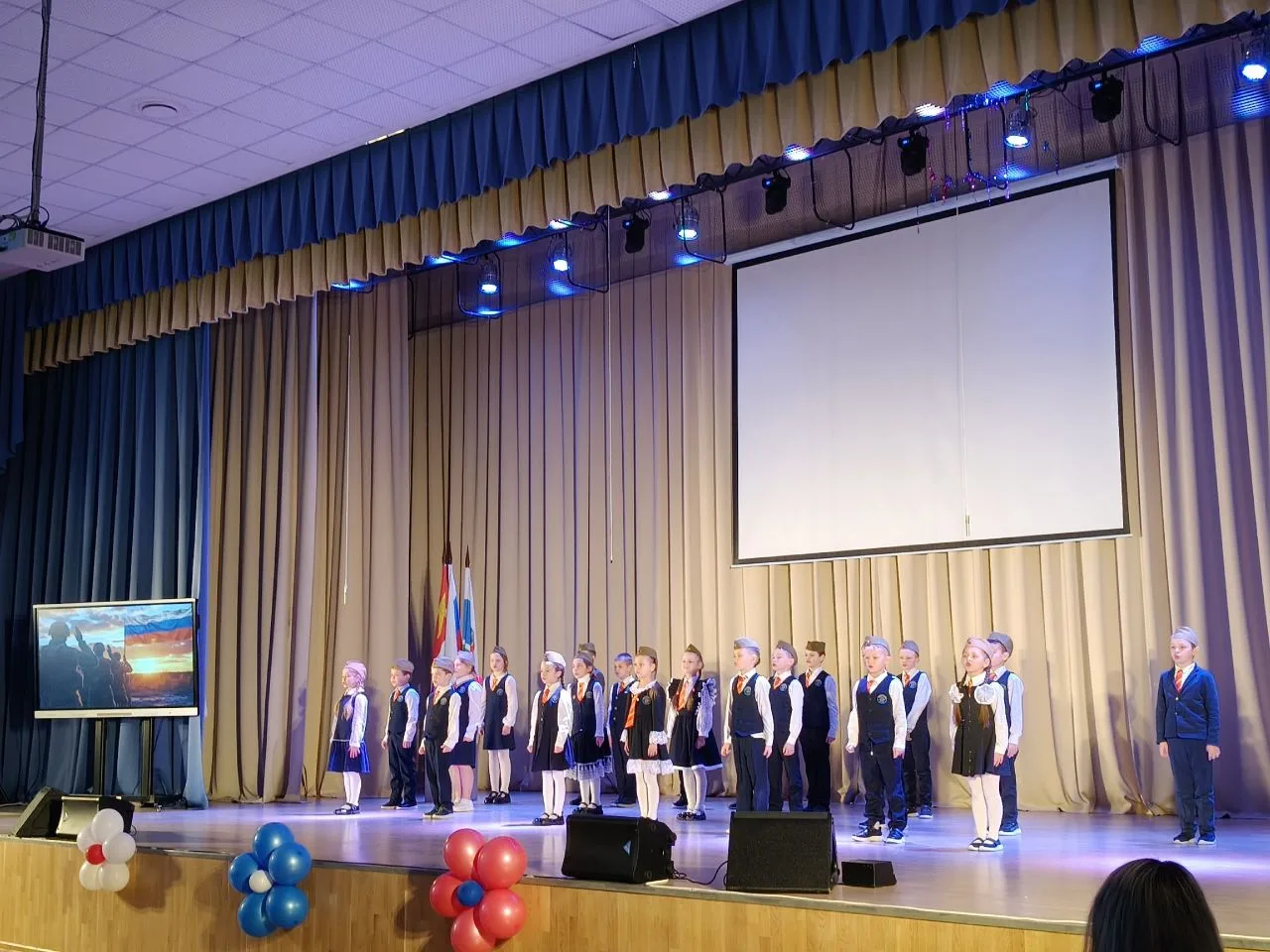 🎉 Фестиваль патриотической песни в Центре образования «Аксиома» 🎉    В нашем Центре образования «Акс