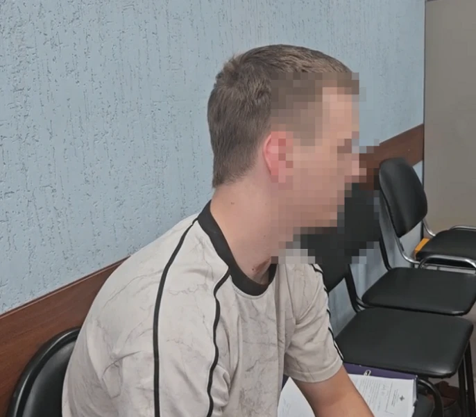 Двое ивановцев вскрыли капот чужой машины и вытащили из нее генератор. Оперативники уст...