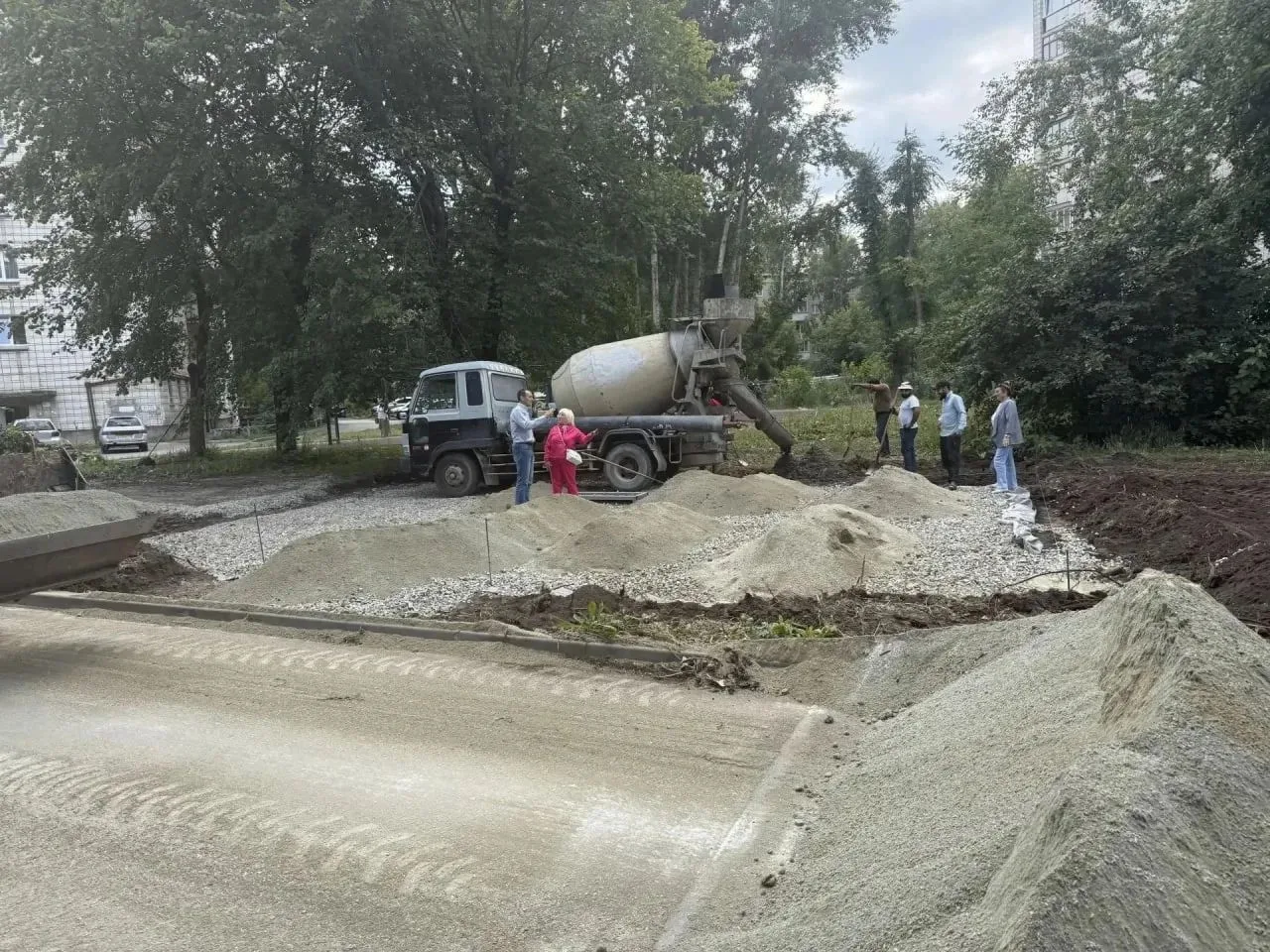 Новый небольшой «Парк Надежды» строят в Кировском районе по улице Зорге, 269 - его сдад...