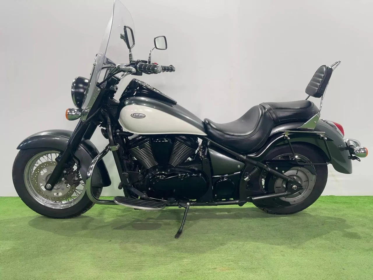 KAWASAKI VULCAN900 CLASSIC в наличии во Владивостоке  Характеристики:  - 2012 год - объем 900 см3 - 