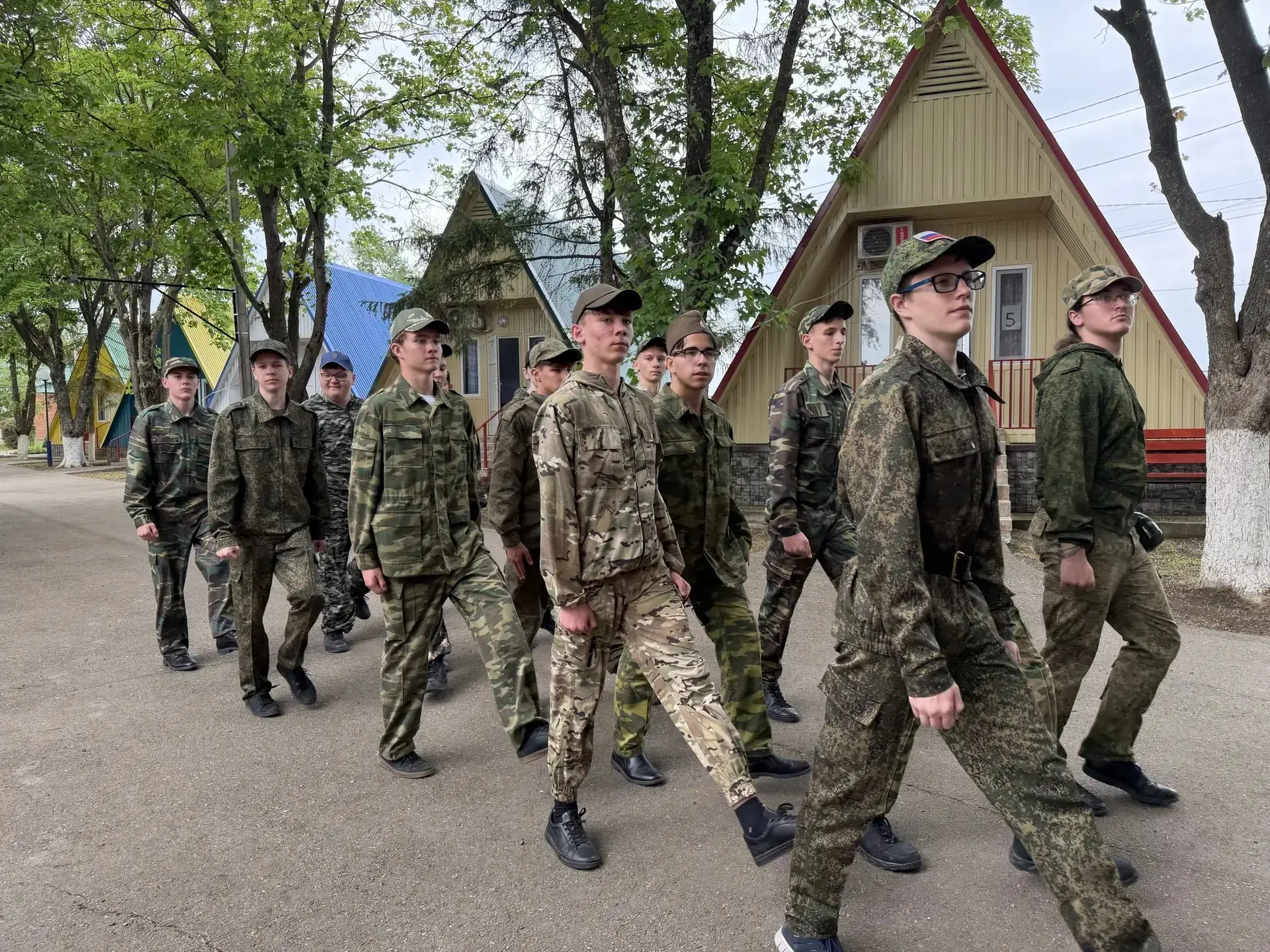 Навыки для будущей службы   18 мая в новоминском лагере «Факел» прошло торжественное открытие учебны