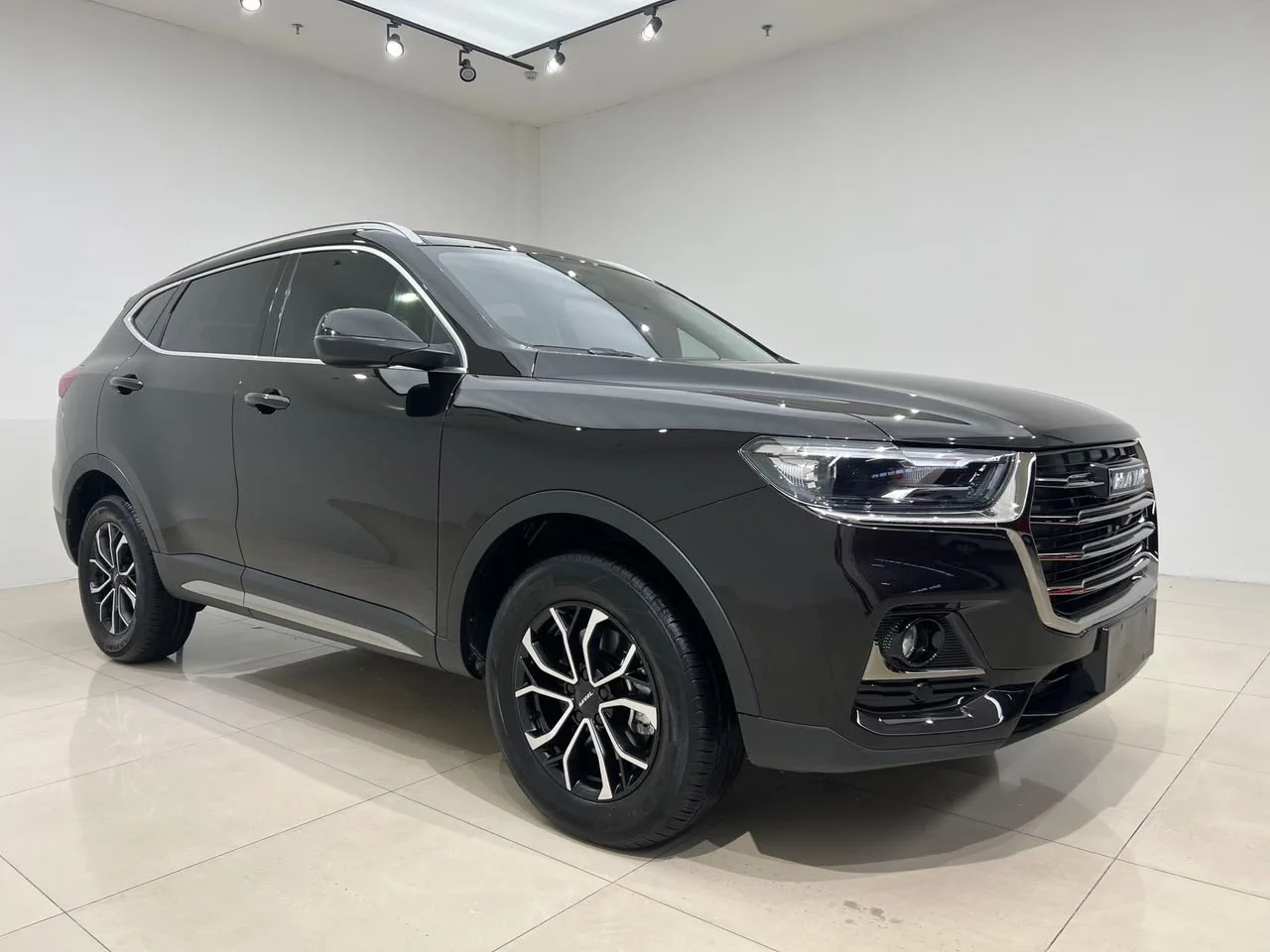 Haval H6- можно рассмотреть, пока не вышел AZIMUT.