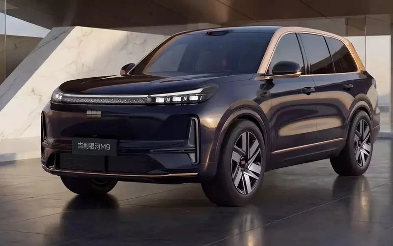 870 л.с., шесть мест: флагманский Geely Galaxy M9 готовится к России