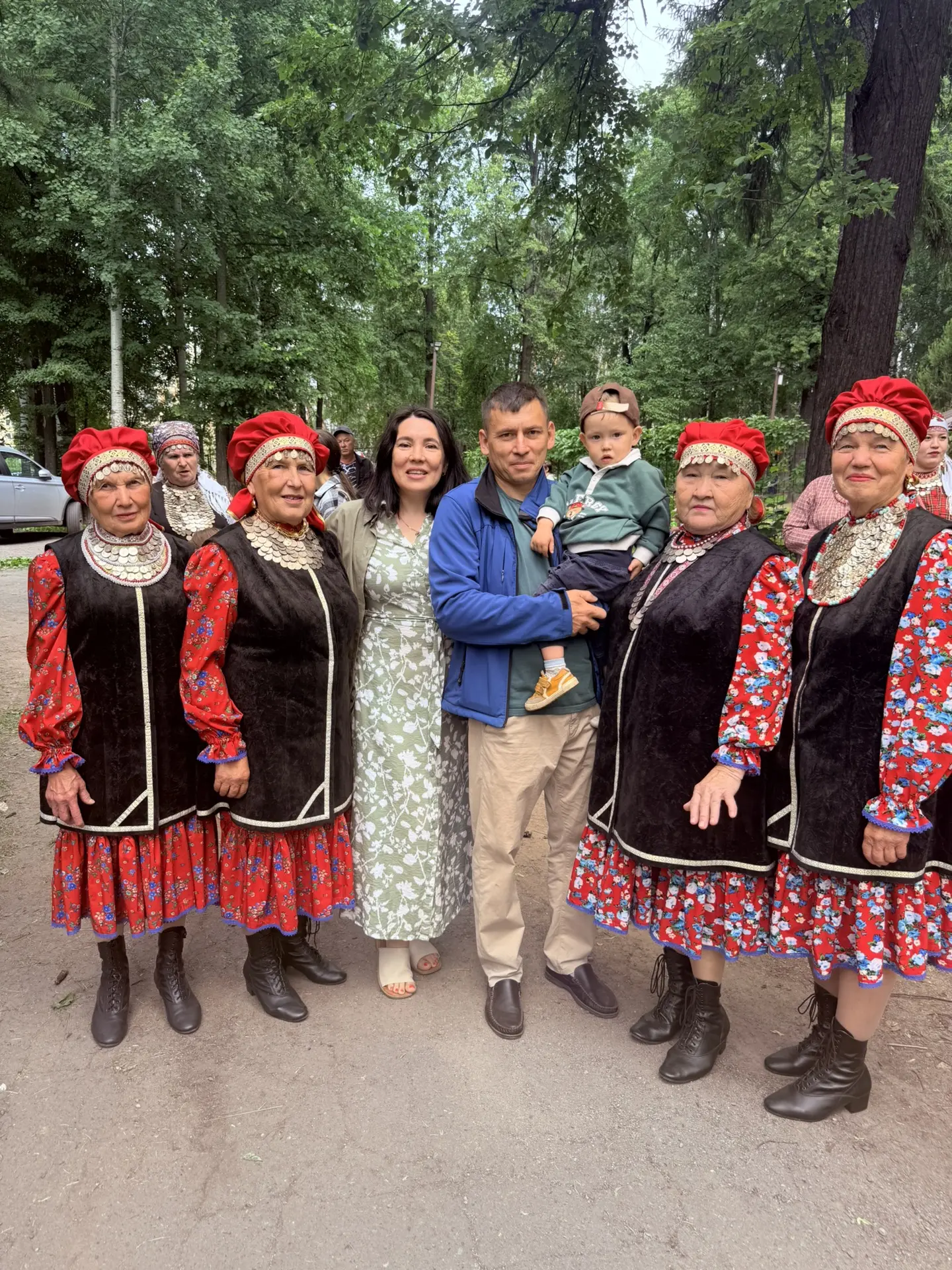 А каких красивых бабушек мы встретили 😍