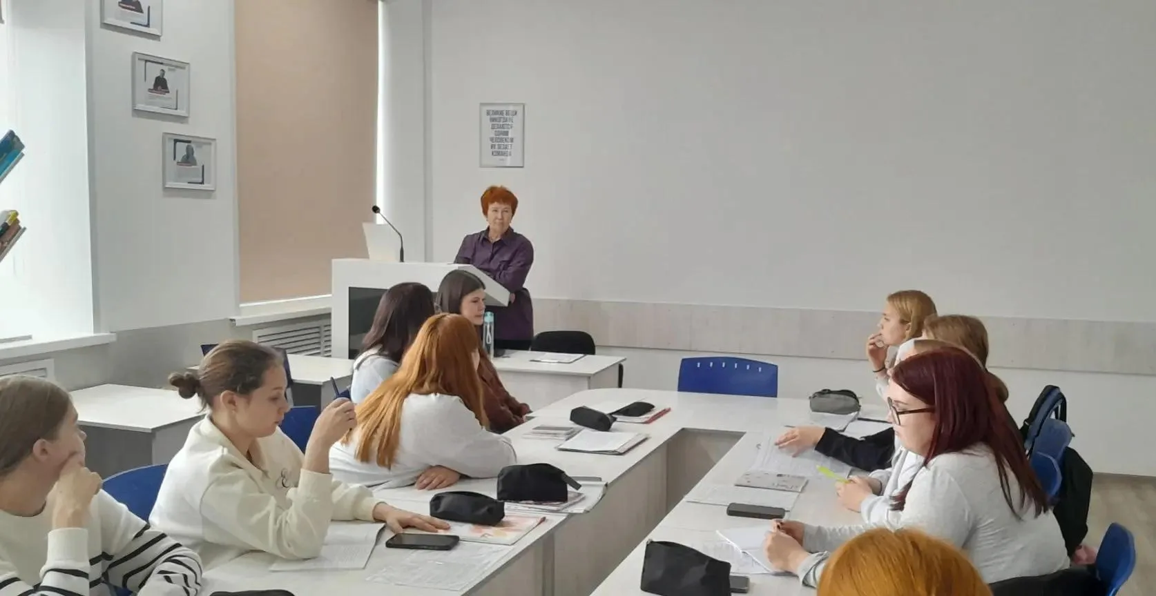 В группе 36(9) состоялось не совсем обычное занятие. Вместе с педагогом-библиотекарем м...