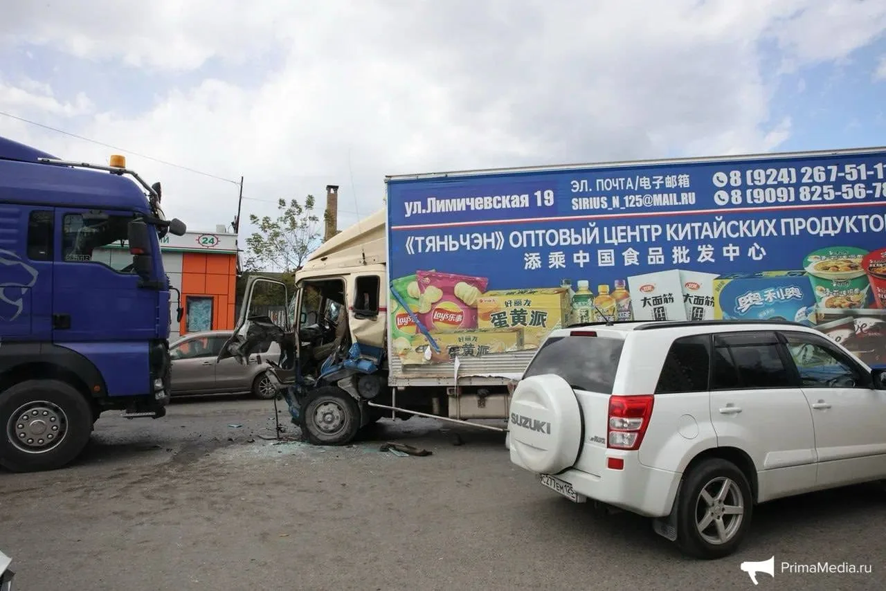 🚛 Грузовик с отказавшими тормозами спровоцировал ДТП во Владивостоке