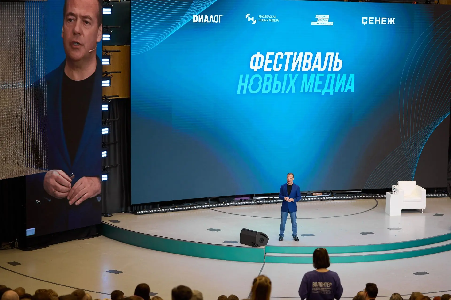 Дмитрий Медведев — о том, почему говорит в соцсетях без официоза