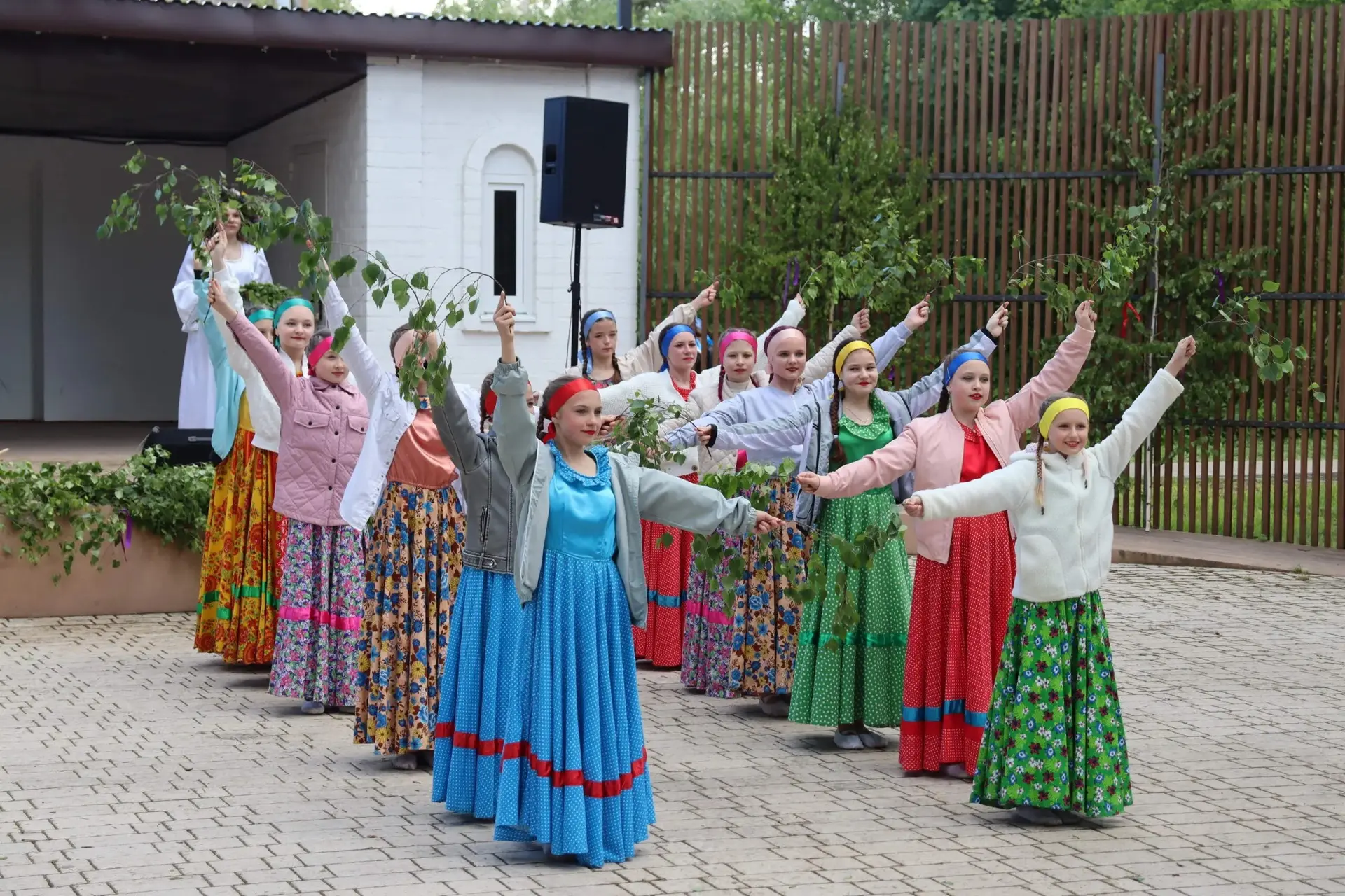 Сегодня в парке "Земля Вятичей" (п. Кромы) состоялся праздник, посвященный Великой Трои...