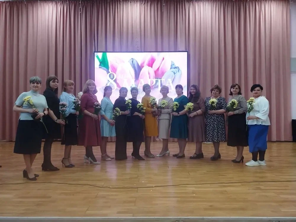 💐Концерт к 8 Марта — это было ярко!   🌸Вчера  наша школа на время превратилась в настоящую концертну