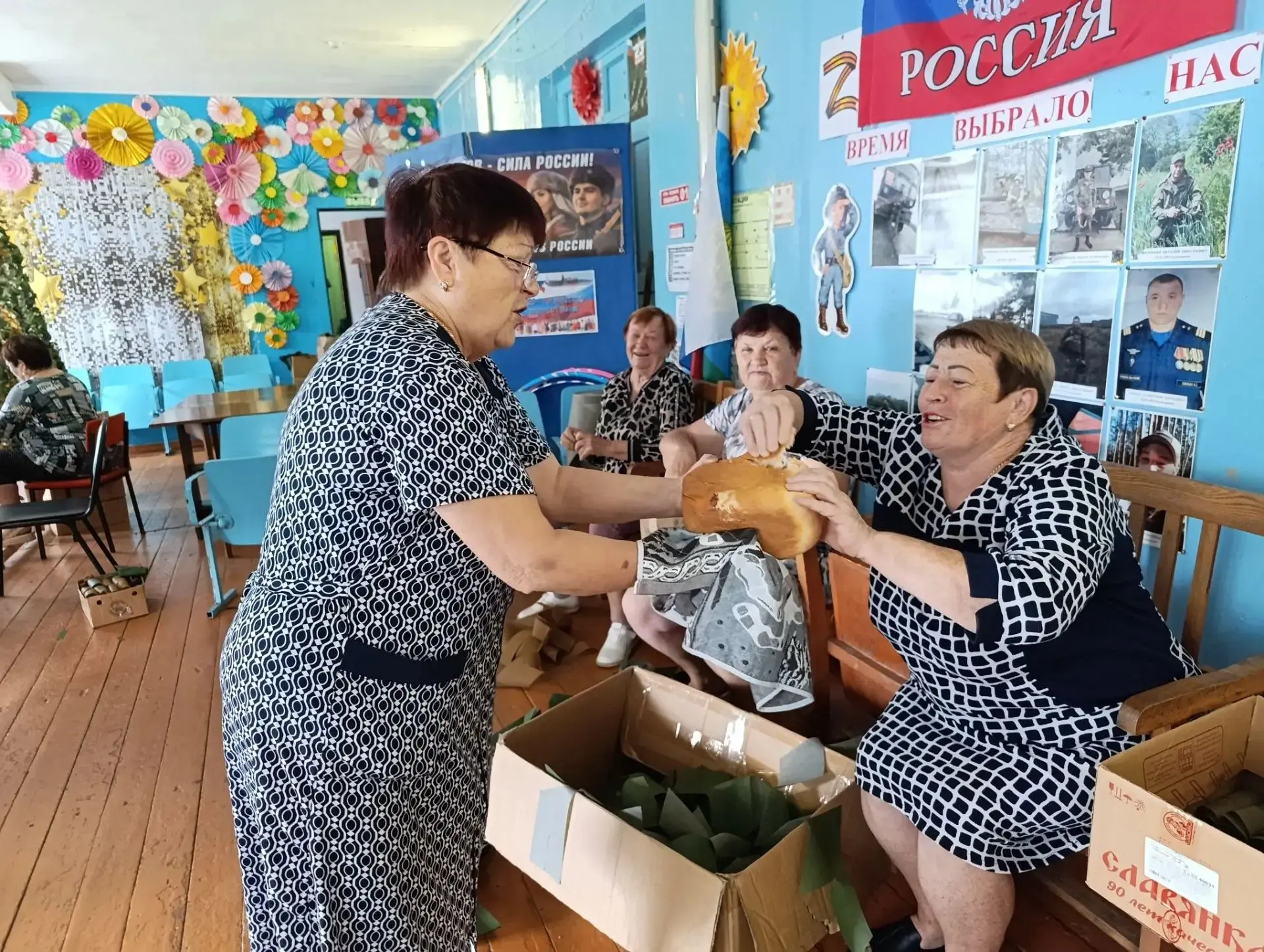 🍞✨ Аромат домашнего тепла: как в нашей волонтерской группе "Помощь СВО с.Ширяевка" вст...