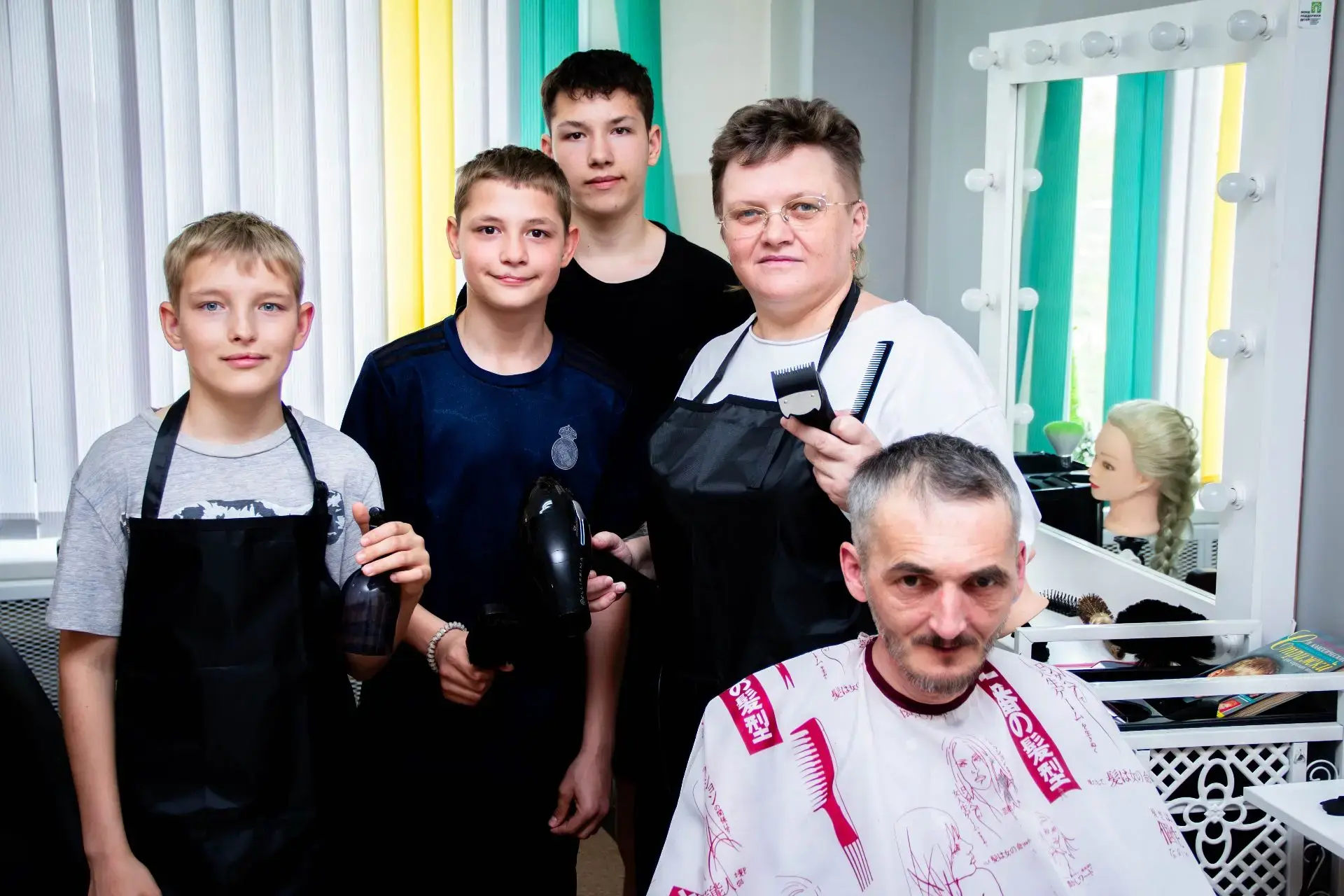 ✂️ «Парикмахерская для СВОих»: встреча, которая объединяет поколения