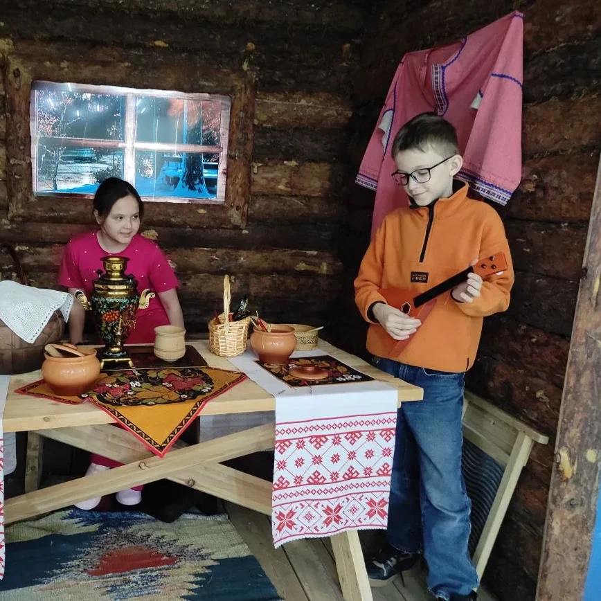 2️⃣1️⃣ мая 18 учеников из 4 и 5 классов отправились в мультимедийный исторический парк города Сургут
