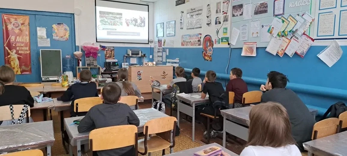 🎉📚 Музей школы стал местом особенных встреч в преддверии Дня Победы! 🕊️