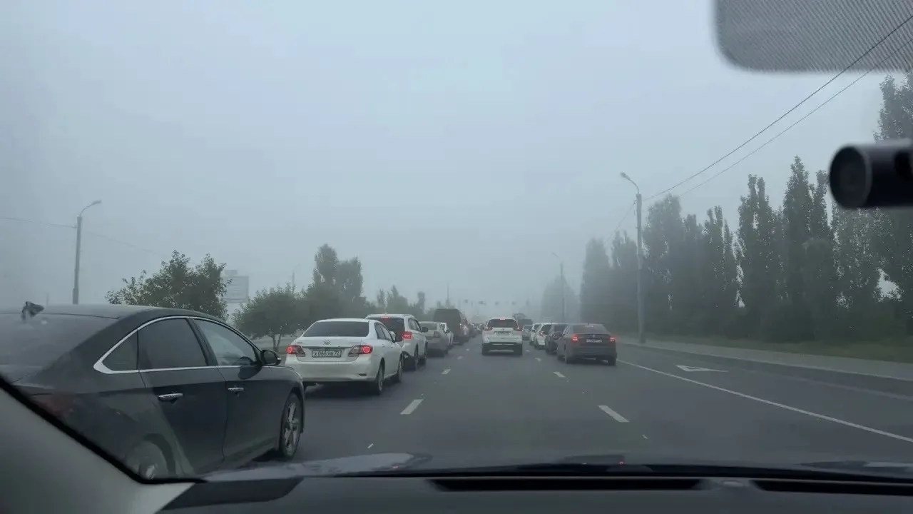 Из-за тумана на тюменских трассах сейчас высокая аварийность!