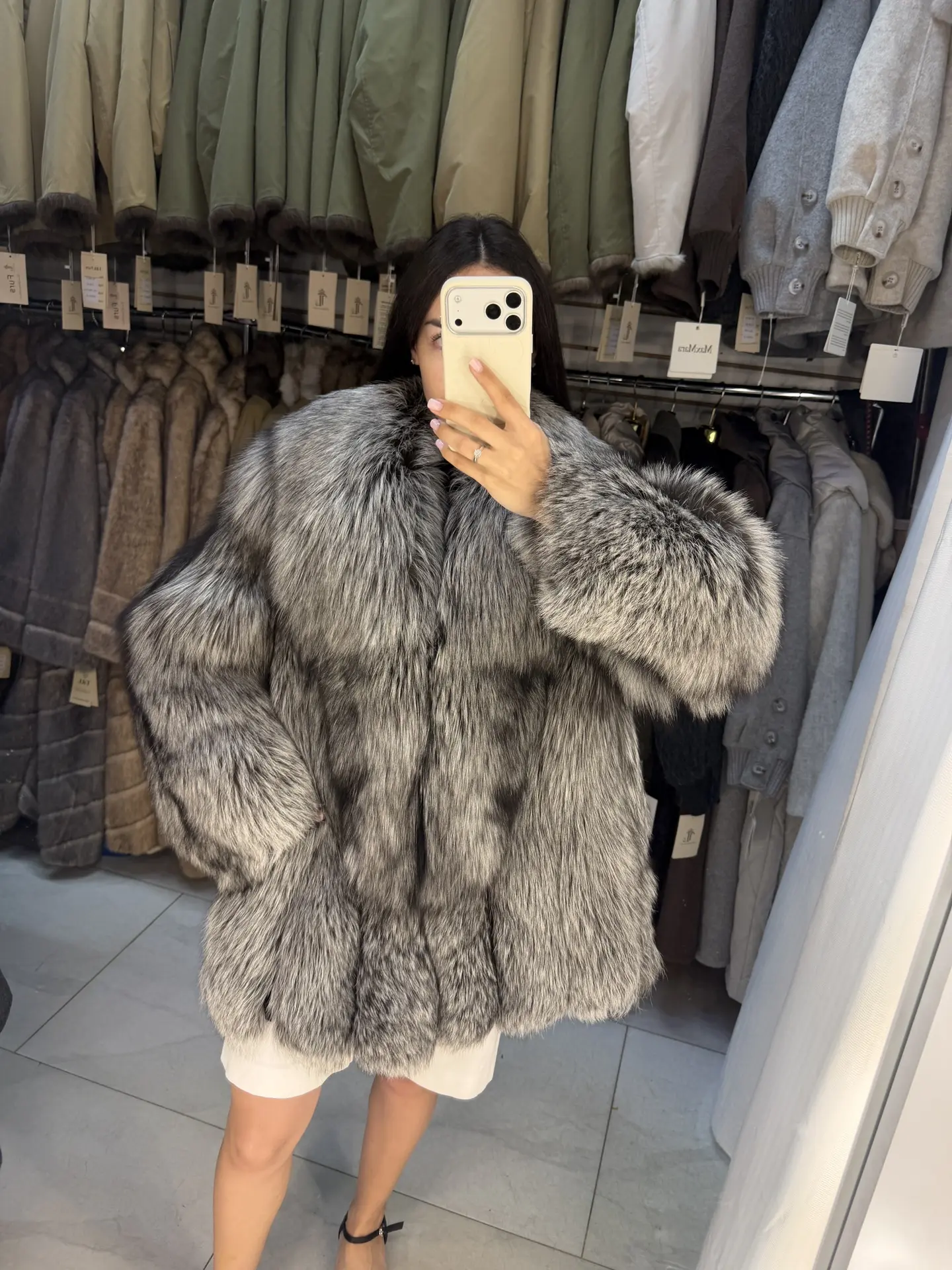 Шуба в длине 80 см из меха чернобурки 
Стоимость 87.000₽ вместо 98.000₽

Для заказа phoenixfurs